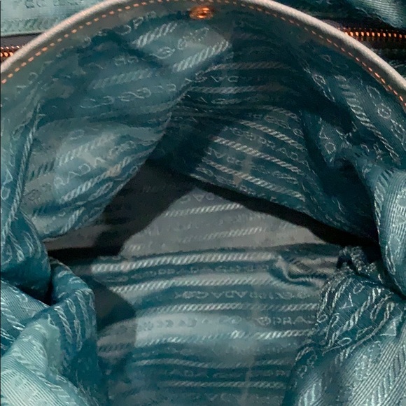 Prada bag - Picture 6 of 8
